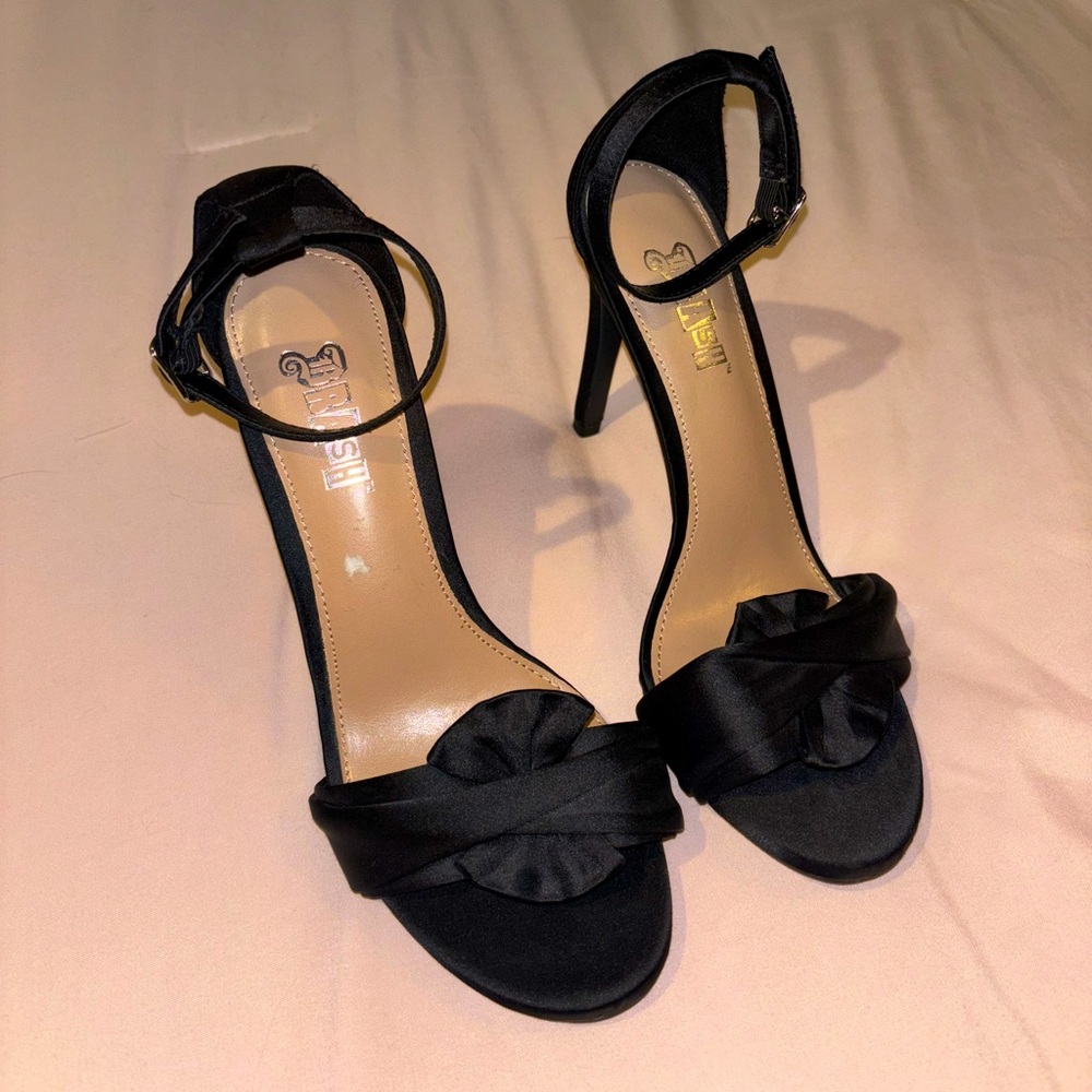Women’s BRASH Heels Size 6.5 black open toe Buckle solid 4” heel